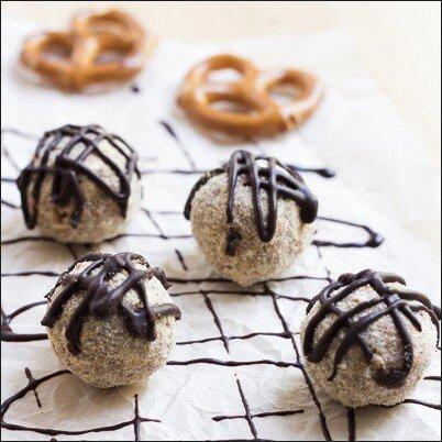 Peanut Butter and Chocolate Pretzel Bites Recipe